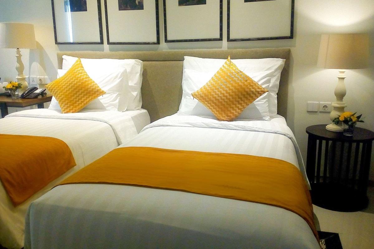 M Hotel Sorong Esterno foto