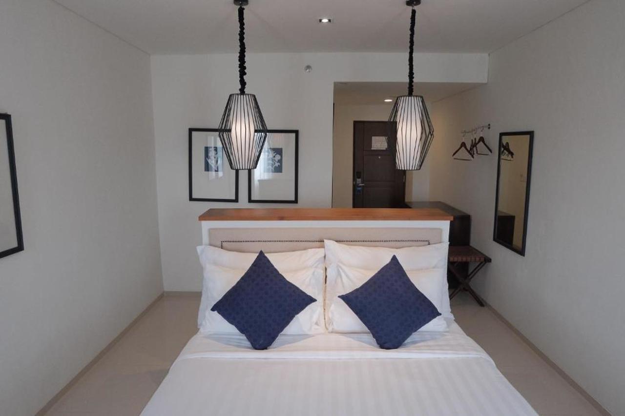 M Hotel Sorong Esterno foto