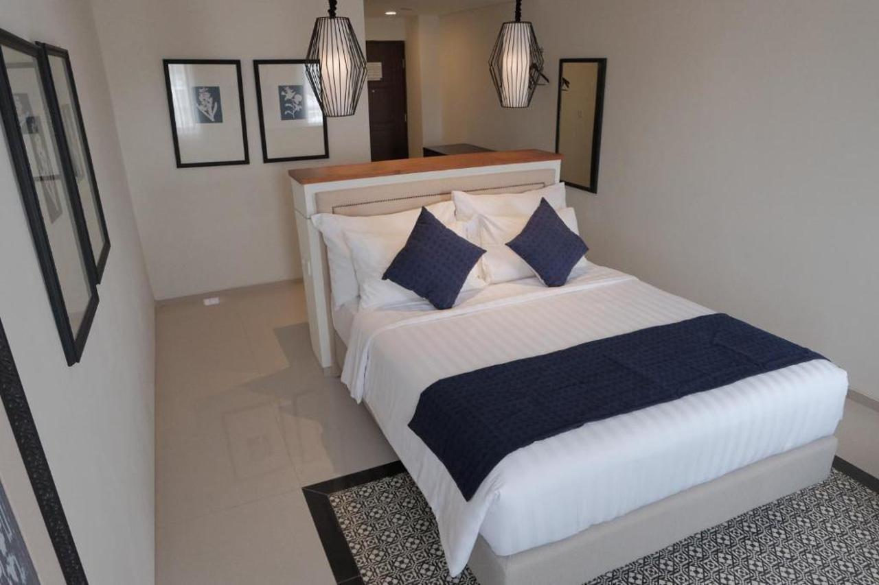 M Hotel Sorong Esterno foto