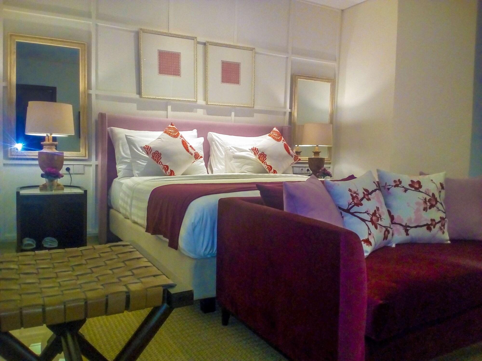 M Hotel Sorong Esterno foto