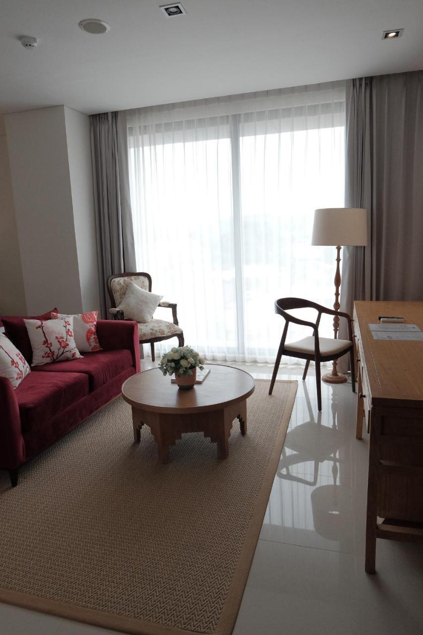 M Hotel Sorong Esterno foto