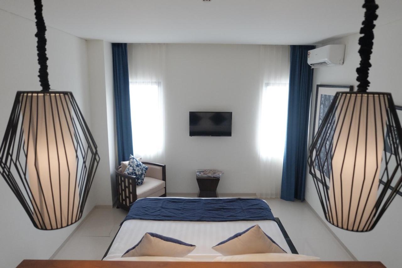 M Hotel Sorong Esterno foto