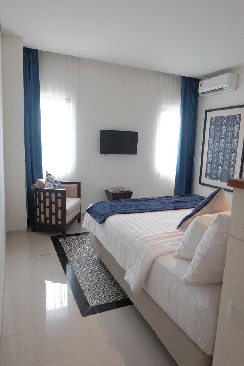 M Hotel Sorong Esterno foto
