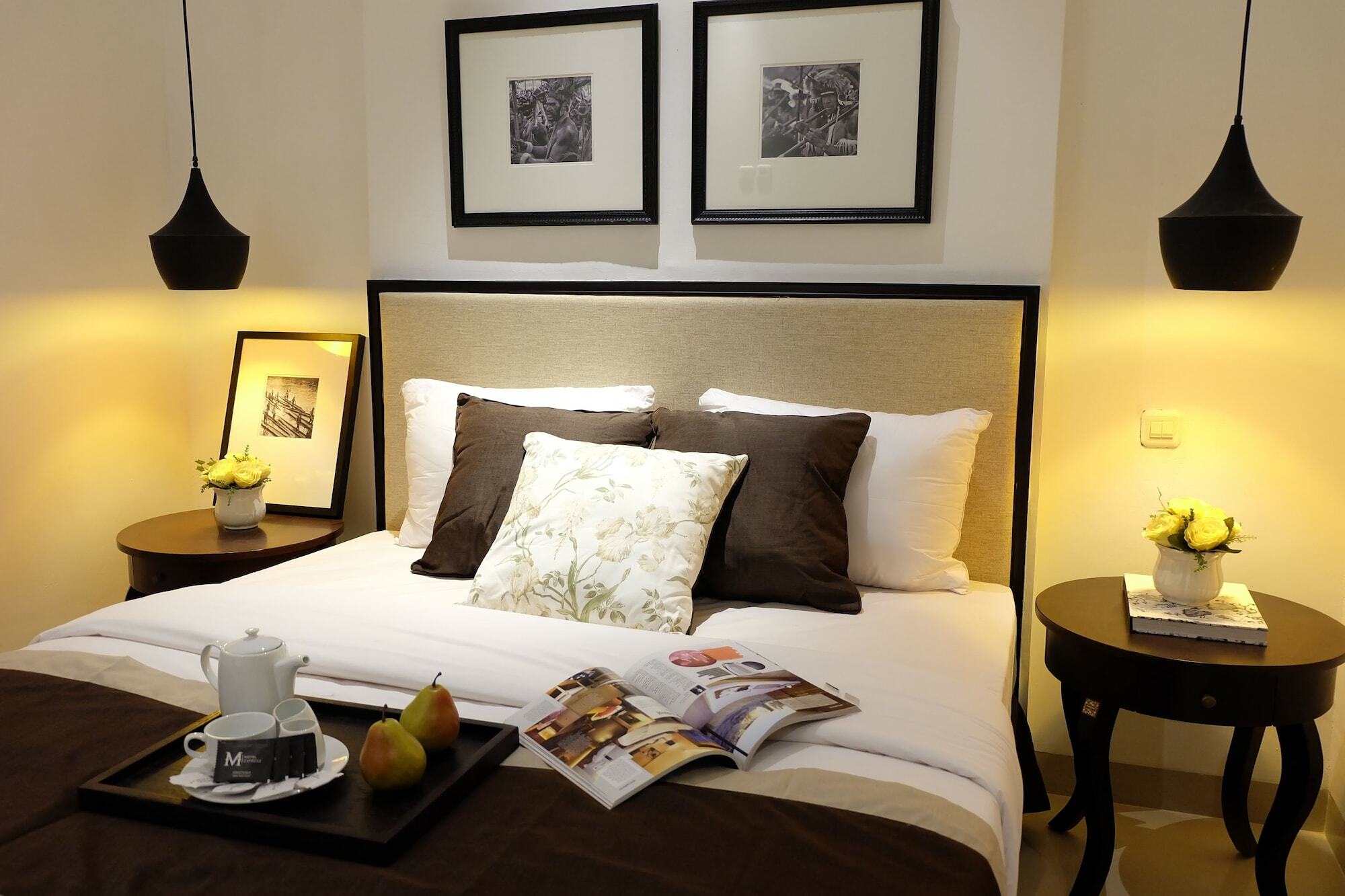 M Hotel Sorong Esterno foto